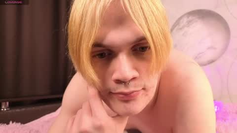 Max online show from April 3, 4:37 pm