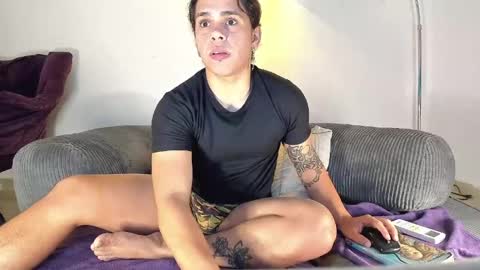 maximiliano_scoott_ online show from April 24, 3:42 am