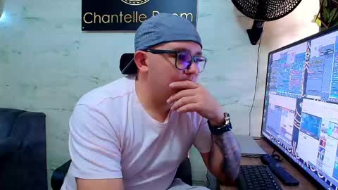  Maximo  online show from April 29, 4:22 pm