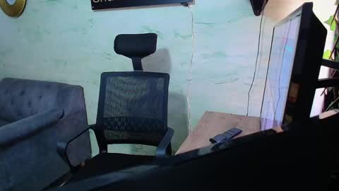  Maximo  online show from April 23, 12:29 pm