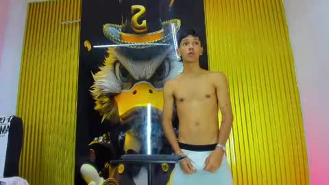 maximo_grayt_ online show from May 11, 4:04 pm