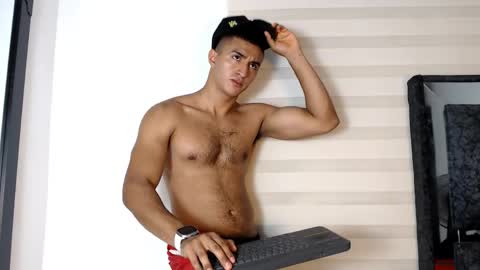 Maximo Sebastian online show from May 7, 2:55 am