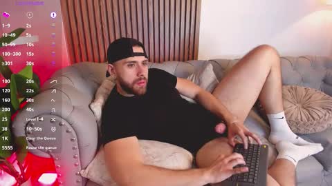 Maximo Wolf online show from March 13, 1:35 am