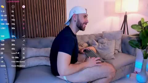 Maximo Wolf online show from May 7, 9:59 pm