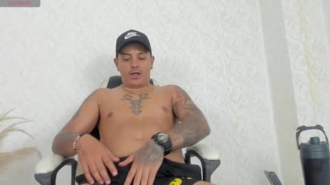 maximohall online show from September 19, 4:29 pm