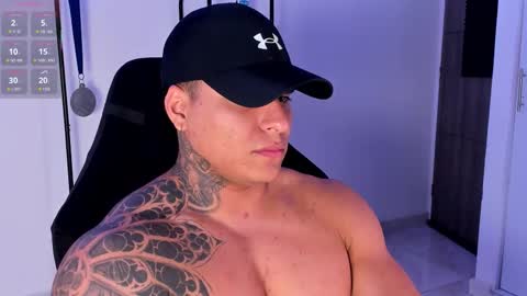 Snapshot of maximoscott_ chatting on October 15, 1:13 am Maximoscott online show from October 15, 1:13 am