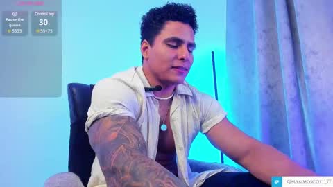 Snapshot of maximoscott_ chatting on March 7, 6:43 pm Maximoscott online show from March 7, 6:43 pm
