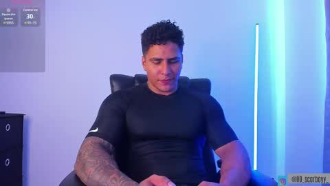 Snapshot of maximoscott_ chatting on February 16, 7:27 pm Maximoscott online show from February 16, 7:27 pm
