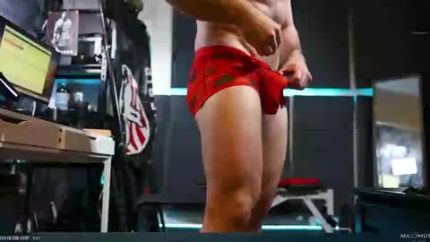Maximus7871 online show from February 14, 11:43 pm