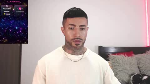 Independent Model online show from February 26, 3:30 am