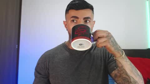 Independent Model online show from April 28, 2:38 am