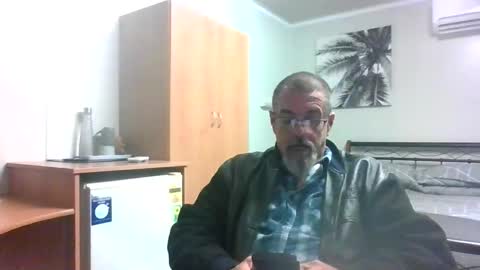 Max online show from May 25, 10:43 am