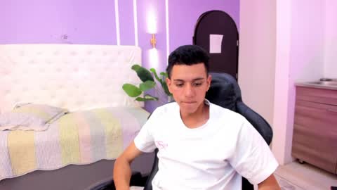 Maximus online show from April 20, 5:04 pm