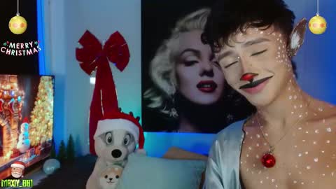 Snapshot of maxiy_001 chatting on December 23, 5:17 am Max online show from December 23, 5:17 am