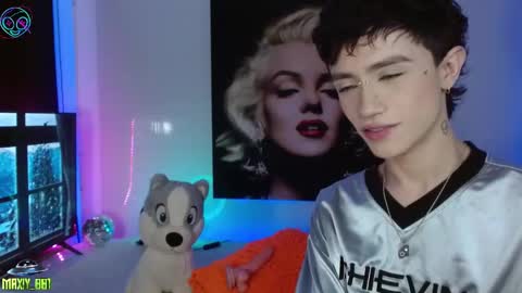 Snapshot of maxiy_001 chatting on March 11, 5:05 am Max online show from March 11, 5:05 am