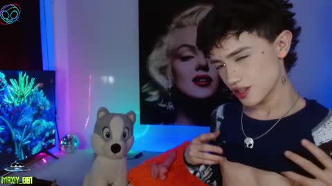 Snapshot of maxiy_001 chatting on February 24, 6:38 am Max online show from February 24, 6:38 am