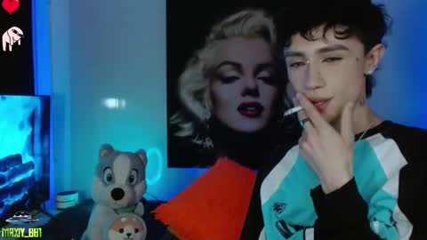 Snapshot of maxiy_001 chatting on January 9, 11:45 pm Max online show from January 9, 11:45 pm