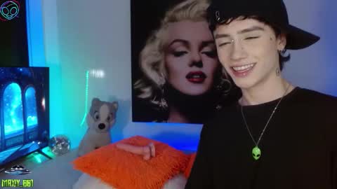 Snapshot of maxiy_001 chatting on September 20, 3:39 am Max online show from September 20, 3:39 am