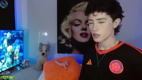 Snapshot of maxiy_001 chatting on September 10, 4:22 am Max online show from September 10, 4:22 am