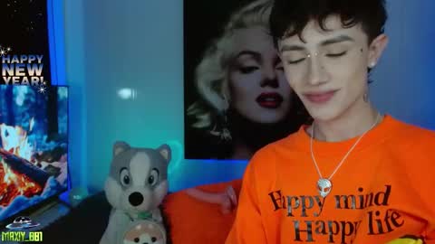 Snapshot of maxiy_001 chatting on January 5, 2:06 am Max online show from January 5, 2:06 am