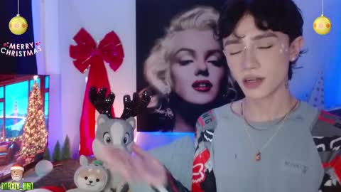 Snapshot of maxiy_001 chatting on December 5, 3:59 am Max online show from December 5, 3:59 am