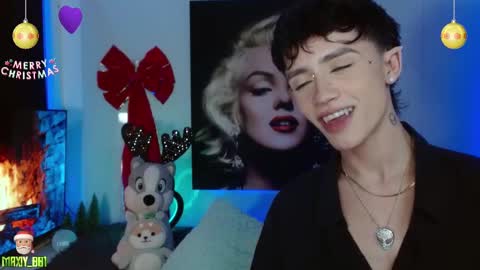 Snapshot of maxiy_001 chatting on December 18, 4:53 am Max online show from December 18, 4:53 am