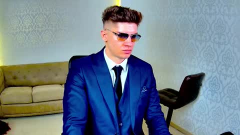 MaxKaiden online show from February 14, 7:25 am