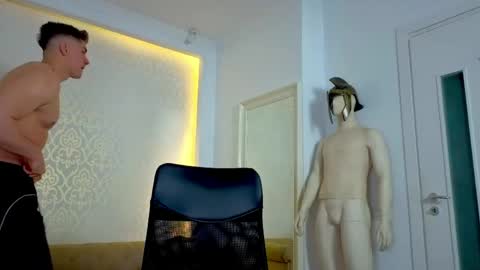MaxKaiden online show from May 3, 5:32 am