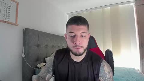 maxvibe_ online show from November 24, 4:30 pm