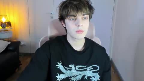 Max online show from March 19, 9:07 pm