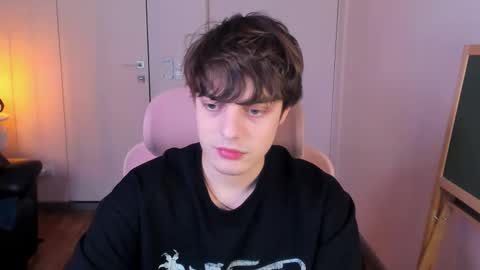 Max online show from March 7, 7:00 pm