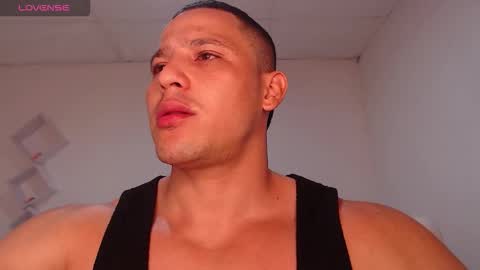 Max online show from October 15, 10:28 pm