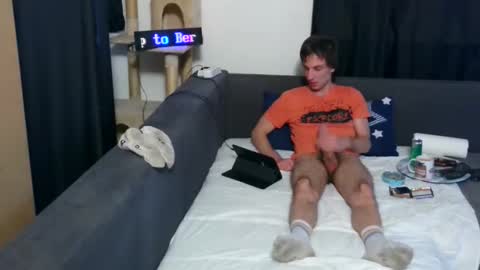 Max Wilde online show from April 5, 6:37 pm