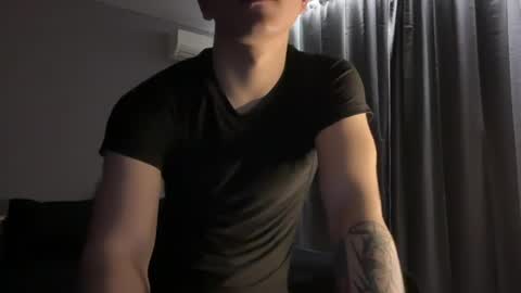 Max online show from April 19, 6:10 pm