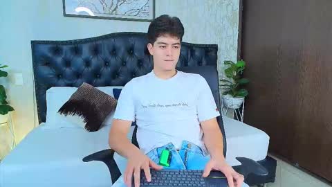 Snapshot of maxxicruz chatting on October 4, 4:28 am Maxxi online show from October 4, 4:28 am