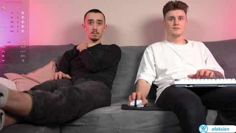 Snapshot of maygly chatting on January 2, 12:13 am Slava and Alextatto online show from January 2, 12:13 am