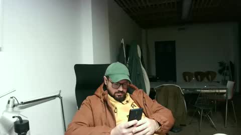 Snapshot of maythe4bwu chatting on December 17, 5:04 pm maythe4bwu online show from December 17, 5:04 pm