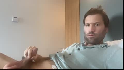 lol online show from April 20, 8:11 pm