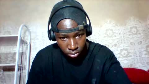 Snapshot of mclntz_bbc chatting on March 9, 8:07 am mclntz_bbc online show from March 9, 8:07 am