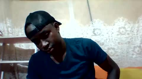 Snapshot of mclntz_bbc chatting on December 22, 10:06 am mclntz_bbc online show from December 22, 10:06 am