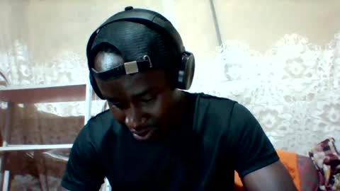 Snapshot of mclntz_bbc chatting on December 27, 10:37 pm mclntz_bbc online show from December 27, 10:37 pm