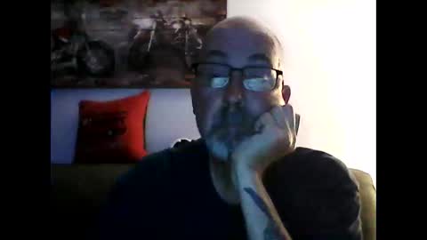 me at home online show from April 19, 3:39 am