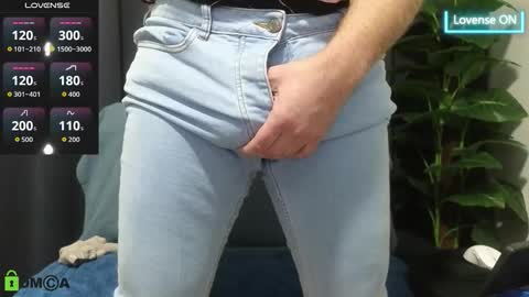 Meaty Roll online show from October 28, 6:38 am