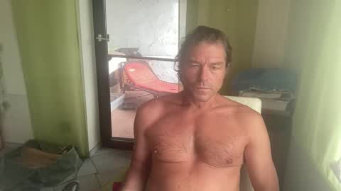 medeinoe online show from November 3, 1:24 pm