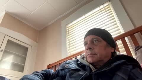 Snapshot of melays1972 chatting on February 17, 6:04 pm Tan lines online show from February 17, 6:04 pm
