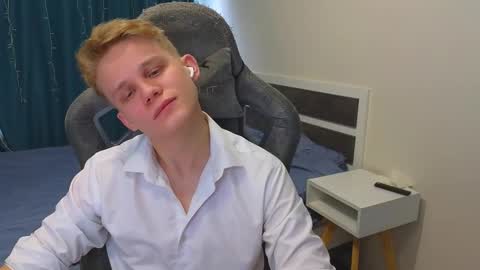 Mickey online show from November 22, 8:03 am