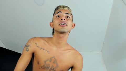 Snapshot of merwil_mastercum chatting on January 7, 1:28 am way online show from January 7, 1:28 am
