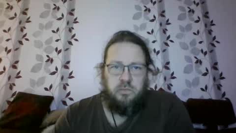 Snapshot of metallbuddy chatting on December 19, 6:45 am ask me online show from December 19, 6:45 am