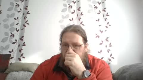 Snapshot of metallbuddy chatting on February 19, 8:33 am ask me online show from February 19, 8:33 am