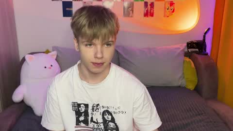 Arthur online show from April 21, 8:37 pm